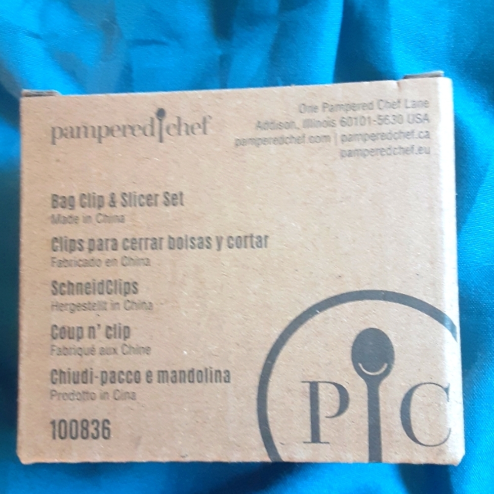 Pampered Chef bag clips with slicer